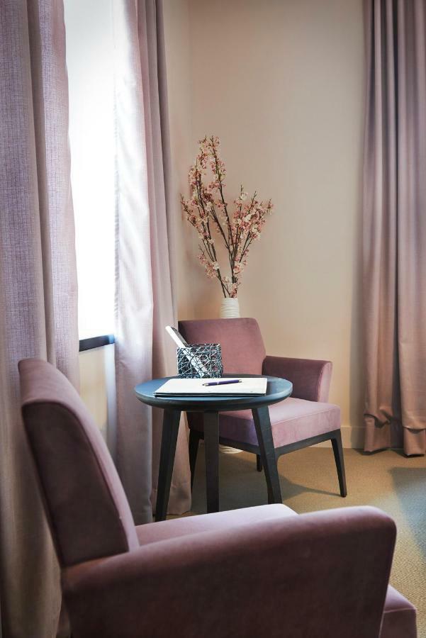 Hotel Pont Du Chalon And Restaurant 3*
